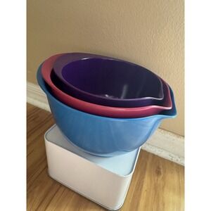 Vintage Sur La Table 3 Mixing Bowls With Spouts: Blue, Maroon, And Purple